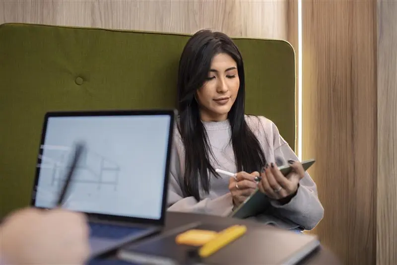 Why Hiring a Virtual Assistant Saves Time and Reduces Business Costs