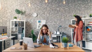 How Small Businesses Can Use Virtual Assistants to Scale Without Increasing Overhead